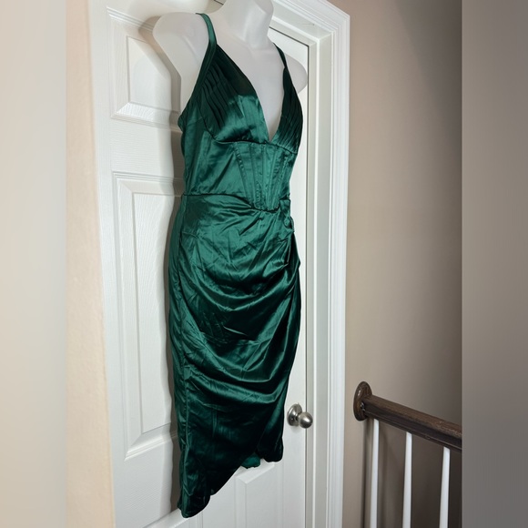 Satin Green Sleeveless Dress with Split - Picture 7 of 10